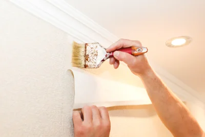Pose de papier peint à Bouzin — revêtements muraux et toiles de verre